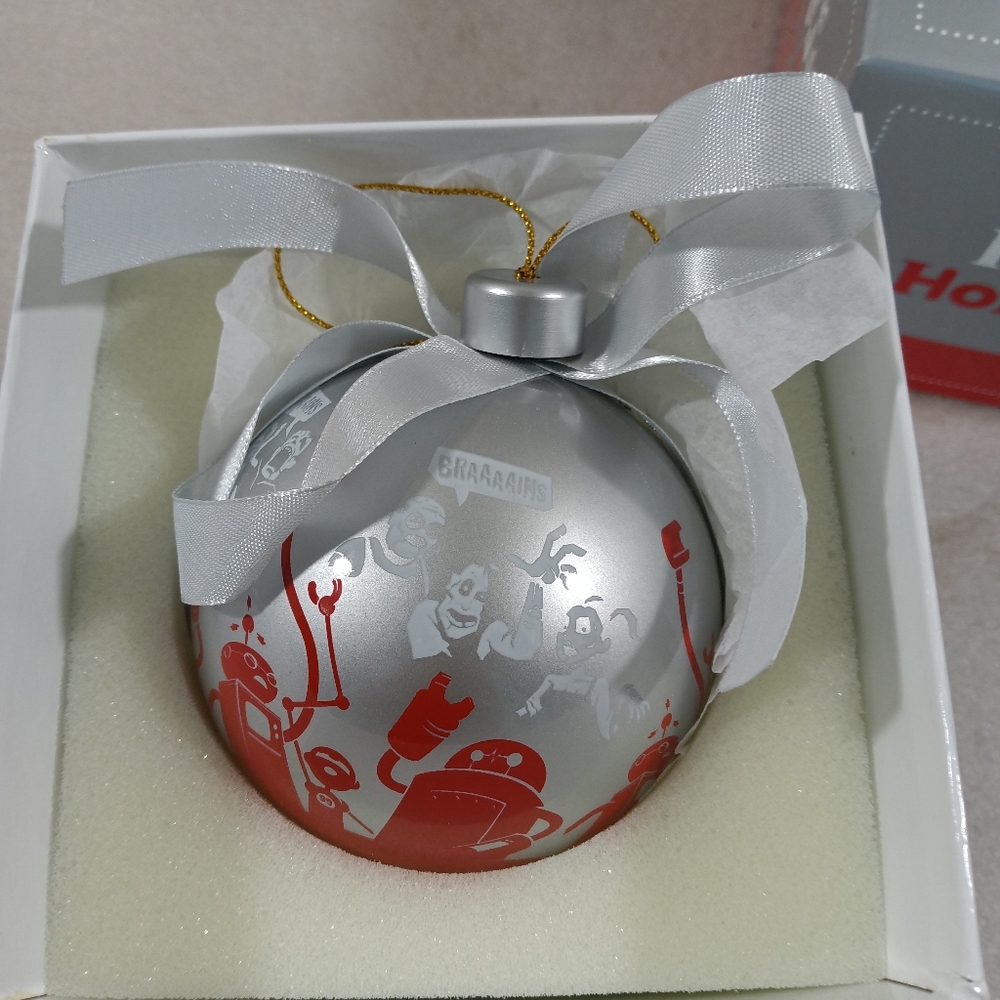 Think Geek 2010 Ornament Zombies Robots Tannenbomb Prank Ornament 3"